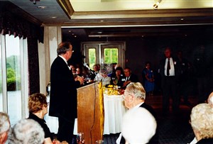 Image description is not available for 2000.448